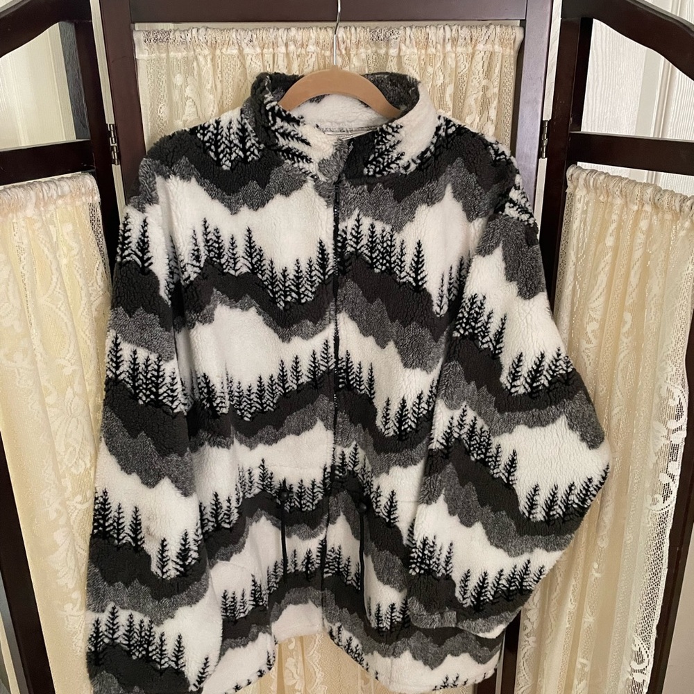 Women's Black and White Patterned Fleece Jacket